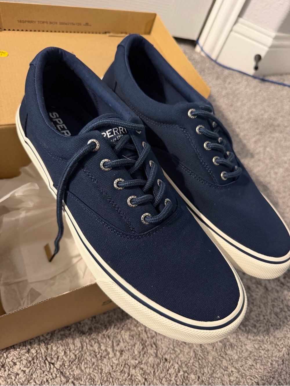 Men’s Size 13 Sperry Navy Canvas Low-Top Lace-Up Sneakers